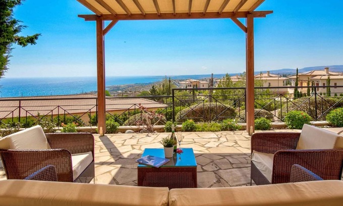 Aphrodite Hills Apartment | Elegant Apartment CC02 - Akti with Pool & Spa Amenities