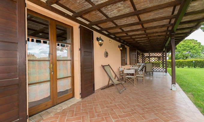 Piombino Apartment | Apartment 'Cedro' with Shared Pool, Wi-Fi and Air Conditioning