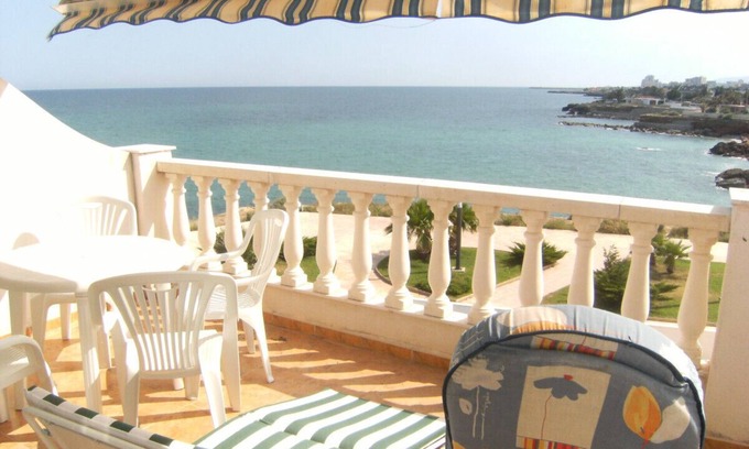 Vinaros Apartment | Apartment with Pool and Sea View Steps from the Beach