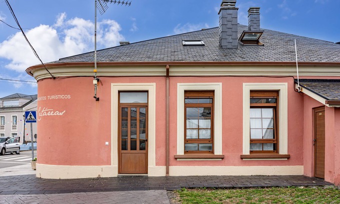 Rinlo Apartment | Relaxing Apartment 'Cetareas 2 - Duplex' with Garden & Wi-Fi