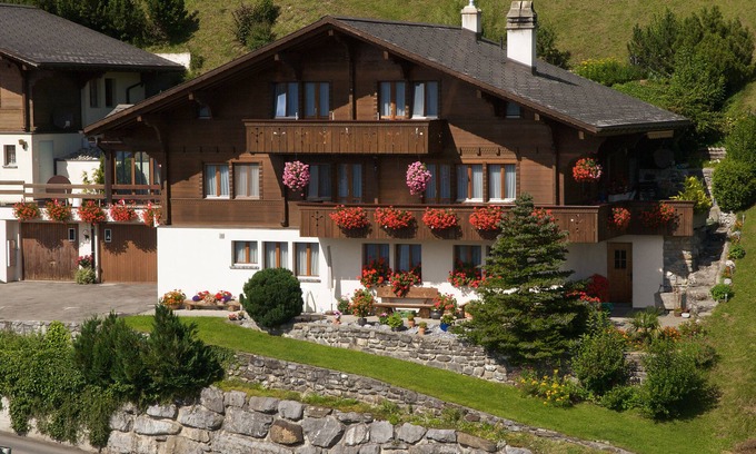 Hasliberg Wasserwendi Apartment | Scenic Apartment with Panoramic Mountain and Lake Views