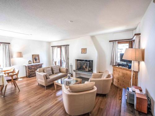 Celerina-Schlarigna Apartment | Pet-Friendly Apartment Chesa Mulin with Family Amenities