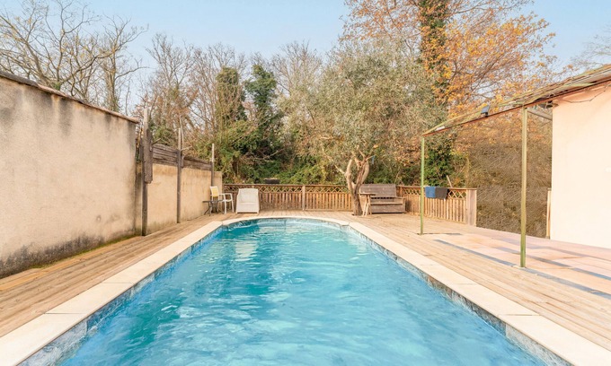 Vedene Apartment | Apartment 'Chez Patricia En Provence' with Shared Pool, Wi-Fi and Air Conditioning
