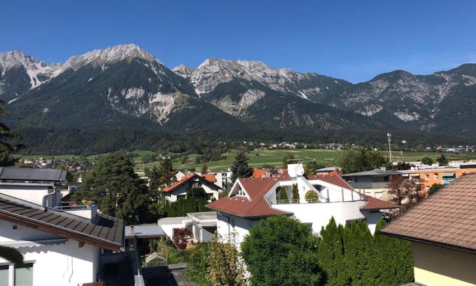 Innsbruck Apartment | Scenic Apartment 'Citybergblick' with Mountain View & Balcony