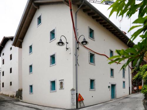 Raveo Apartment | Pet-Friendly Apartment Cjase Fravins-3 by Interhome