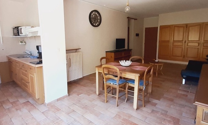 Vernet-les-Bains Apartment | Cozy Apartment Near Spa and Town Center with Kitchen