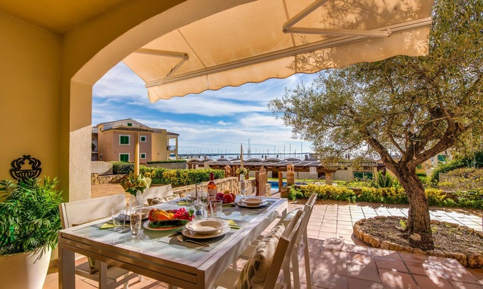 Sa Rapita Apartment | Oceanfront Apartment with Pool near Blau Mari in Mallorca