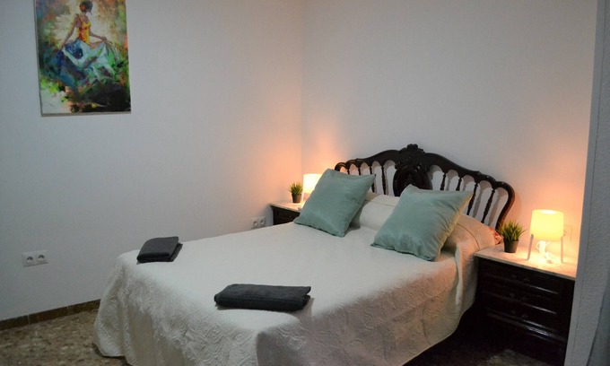 Alicante Apartment | Comfort Apartment with Private Bathroom & City View