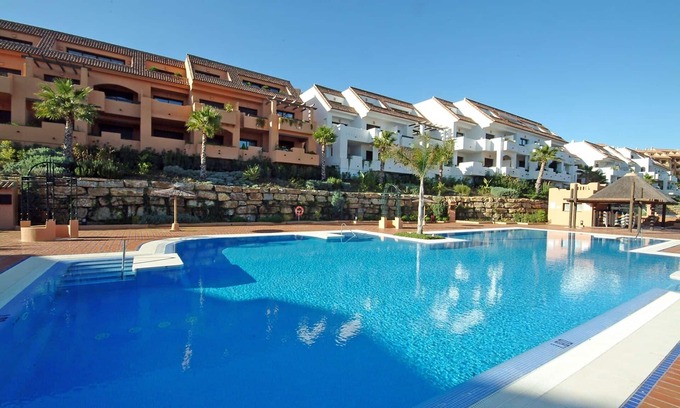 Castillo de Sabinillas Apartment | Cozy Apartment in Tranquil Area Near Beaches and Shops