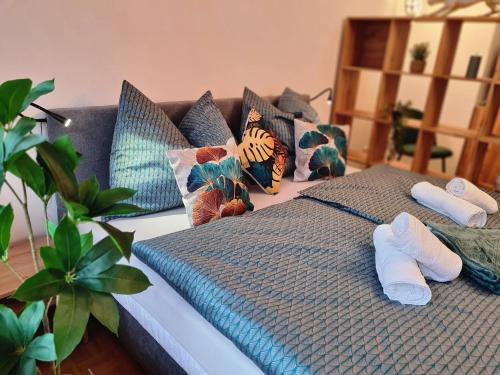 Murau Apartment | Pet-Friendly Apartment Crema with Top Reviews and Dining