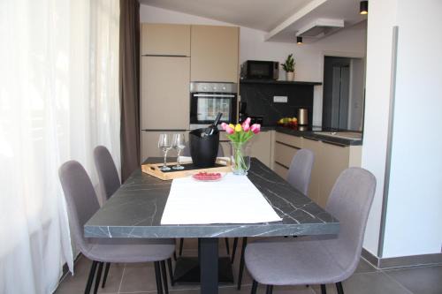 Rovinjsko Selo Apartment | Top-Rated Apartment Da Vita: Family-Friendly Retreat