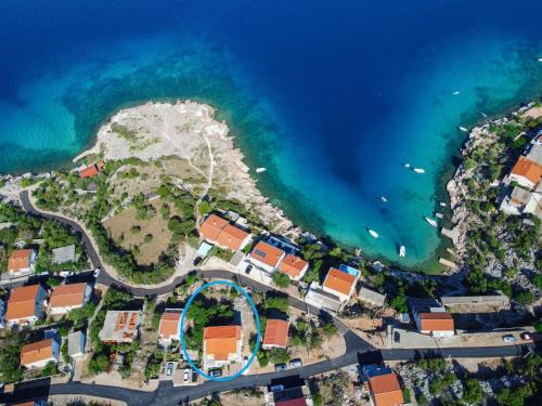 Prizna Apartment | Oceanfront Apartment Daniel - KBG404 with Child-Friendly Features