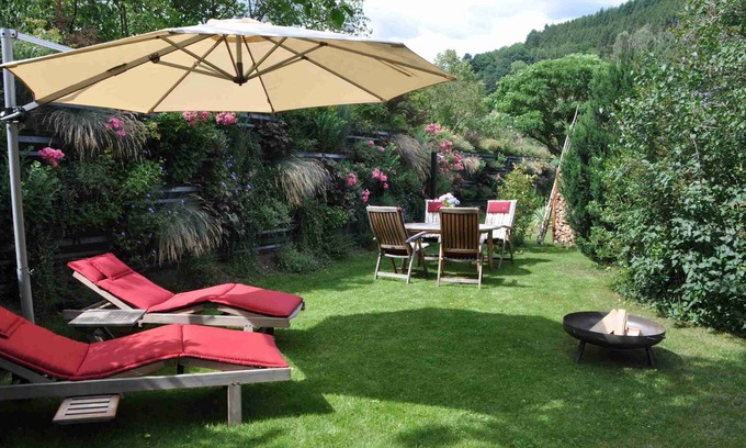 Haslach im Kinzigtal Apartment | Apartment 'Schwarzwald-Traum' with Mountain View, Private Terrace and Wi-Fi