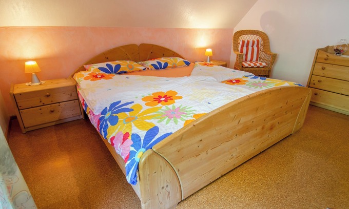 Schnellingen Apartment | Apartment 'Hirschblick' with Mountain View, Shared Terrace and Wi-Fi