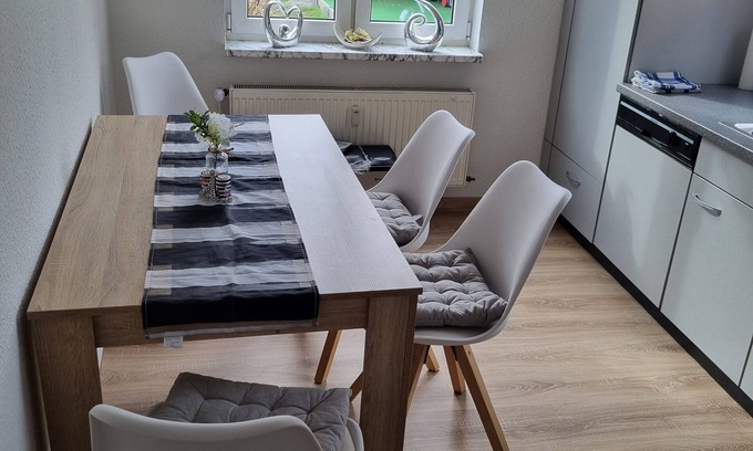 Mühlhausen Apartment | Pet-Friendly Apartment 'Lehn Dich Zurück' with Garden & Wi-Fi