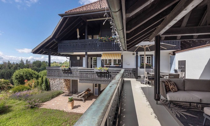 Hoechenschwand Apartment | Apartment 'Deluxe' with Mountain View, Private Terrace and Wi-Fi
