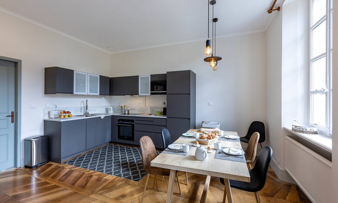 Embrun Apartment | Exceptional Mountain View Apartment with Ensuite Amenities