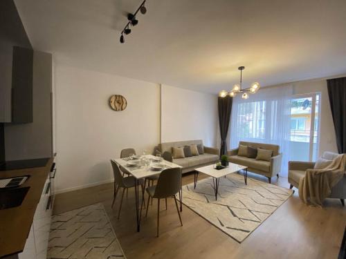 Pejë Apartment | Top-Rated Child-Friendly Apartment Deluxe for Your Stay