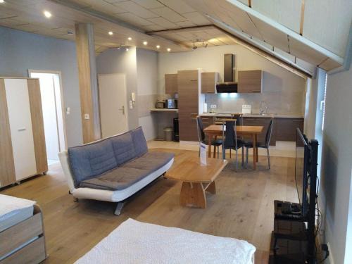 Rommelhausen Apartment | Stylish Apartment-Design with On-Site Restaurant