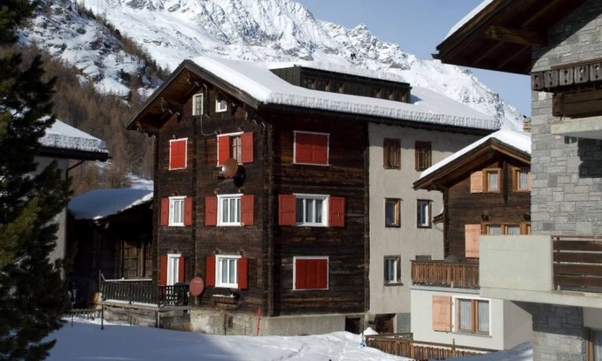 Saas Almagell Apartment | Discover Apartment Diana: Family-Friendly with Spa Access