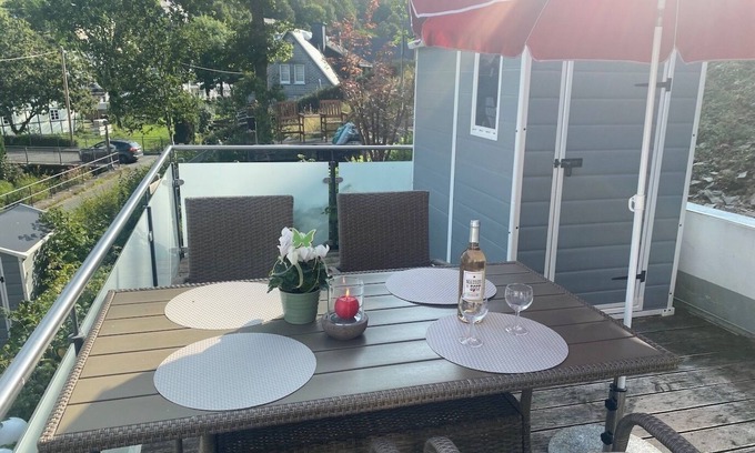 Westfeld Apartment | Apartment 'Dick' with Private Terrace and Wi-Fi