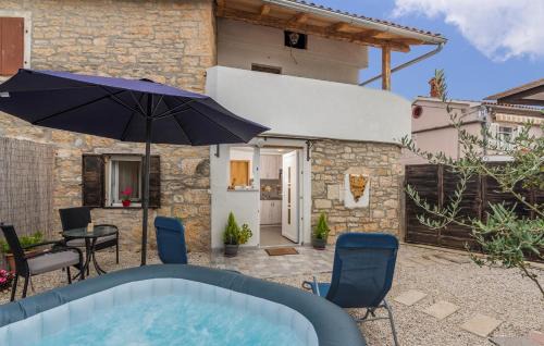 Kanfanar Apartment | Top-Rated Apartment Dida Sime with Inviting Whirlpool