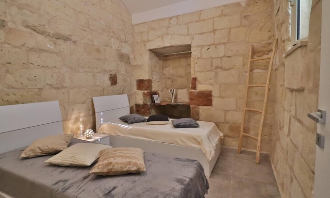 Otranto Apartment | Cozy Dimora Storica Rebecca: Beachside Escape with Terrace