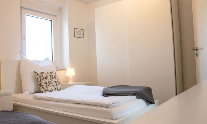 Breite Apartment | Cozy Apartment Domblick-Herkenrath with Kitchen & Breakfast