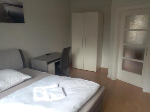 Herrenhausen Apartment | Family-Friendly Stay at Apartment Donau in a Prime Location