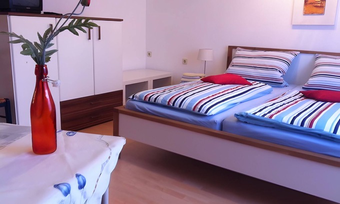 Groden Apartment | Apartment 'Doppelzimmer 1' with Wi-Fi