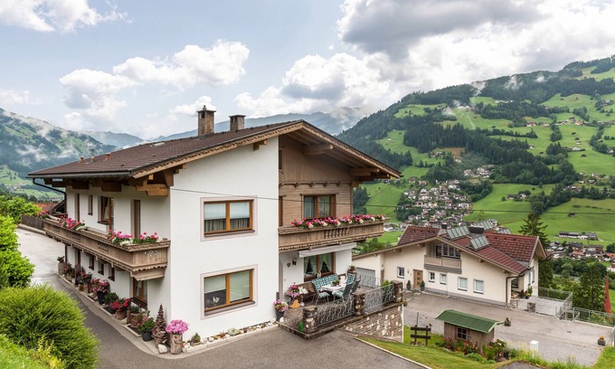 Hippach Apartment | Apartment 'Dornauer': Mountain Views, Balcony & Free Wi-Fi