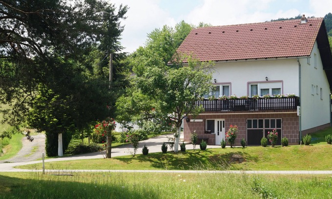 Ostarski Stanovi Apartment | Cozy Apartment Drago in Rakovica: Perfect for Families