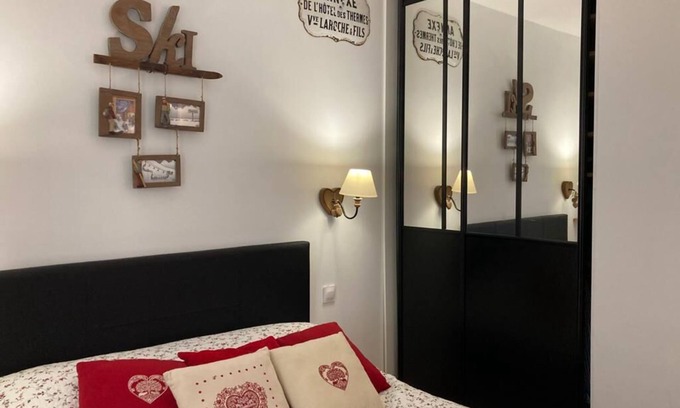 Mont-Dore Apartment | Cozy Apartment DRC: Comfort Near Station with Free Parking