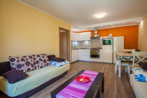 Cres Apartment | Pet-Friendly Apartment Dunja: Rated 9/10 for Families