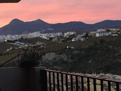 Castillo de Sabinillas Apartment | Oceanfront Apartment Duquesa Fairways, Manilva - 9.6/10 Rating