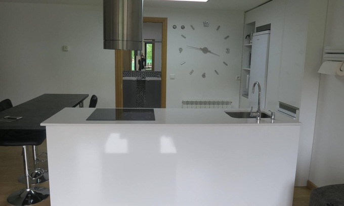 Ezcaray Apartment | Comfortable Apartment E Calle Calvario with Spa & Kitchen