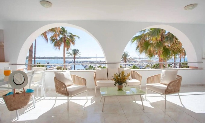 Colonia Sant Jordi Apartment | Apartment 'Edificio Puerto - 3 Habitaciones E2'