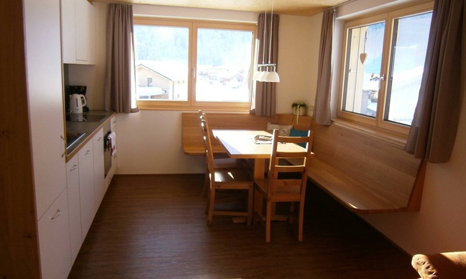 Au Apartment | Stunning Ocean View at Apartment Edelweiss - Haus Zitterklapfen