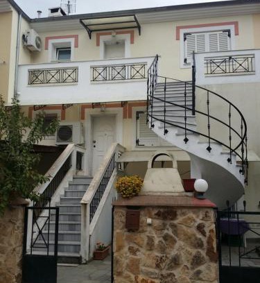 Nea Peramos Apartment | Pet-Friendly Apartment Efi with Exceptional Guest Ratings