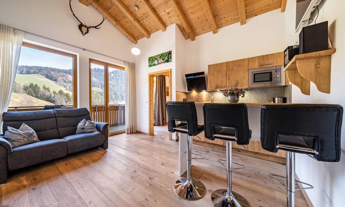 Verano Apartment | Beautiful Eggerhof Suite: Mountain View & Lake Access
