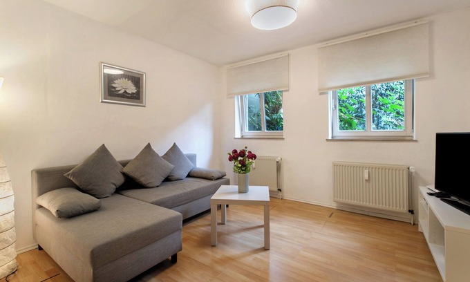 Flensburg Apartment | Cozy Apartment 'nordlicht' with Ocean View & Shared Garden