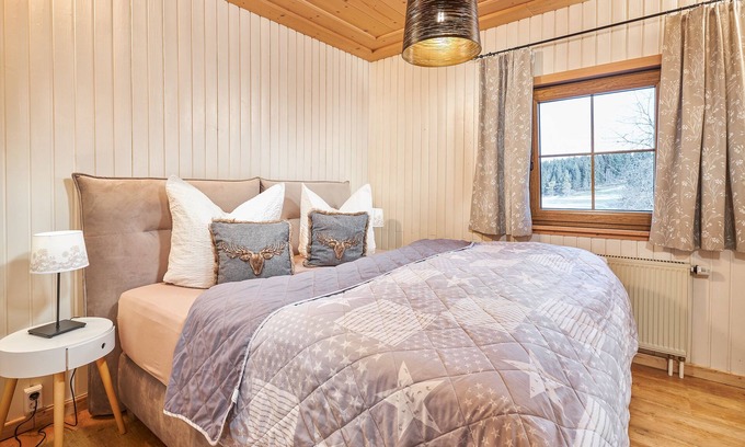 Eisenberg Apartment | Cozy Apartment Eisenberg at Magnushof: Family-Friendly Stay