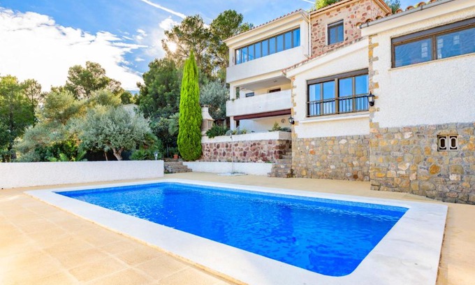 Oropesa del Mar Apartment | Relaxing Apartment El Refugio II with Pool & Family-Friendly Touches
