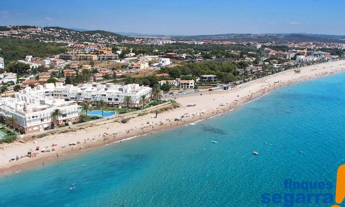 Comarruga Apartment | Comfortable Apartment El Vendrell with Pet-Friendly Amenities