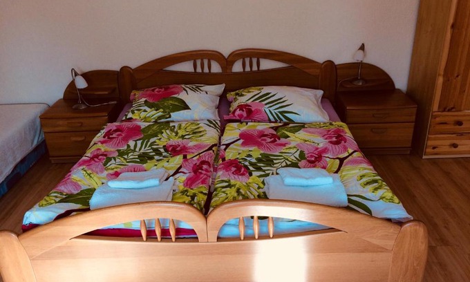Frantiskovy Lazne Hotel | Charming Apartment Elli: Pet-Friendly with High Ratings