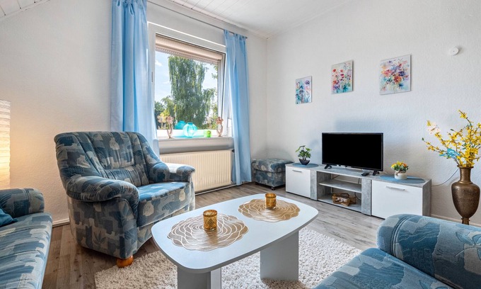 Buende Apartment | Apartment 'Elseaue' with Private Garden and Wi-Fi