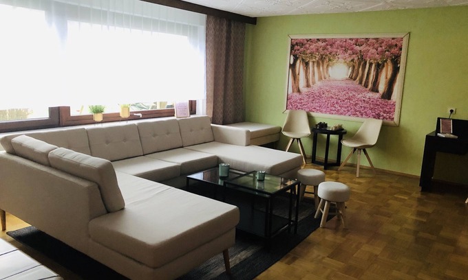 Eutingen im Gaeu Apartment | Discover Apartment Emperor Street with Pool & Spa Amenities