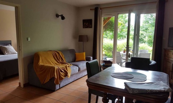 Gap Apartment | Cozy Garden View Apartment with Kitchen and Breakfast Included