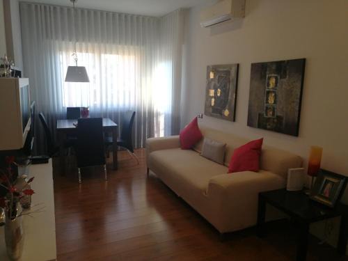 El Port Apartment | Family-Friendly Apartment Fira Barcelona Gran Via - 9.2/10
