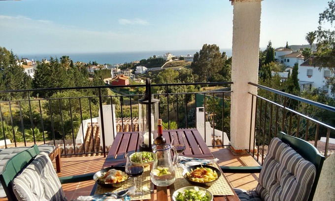 Rincon de la Victoria Apartment | Oceanview Apartment with Terrace and Pool Amenities